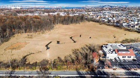 Homes For Sale - 1105 Goethals Road N<br/> Staten Island, NY 10303