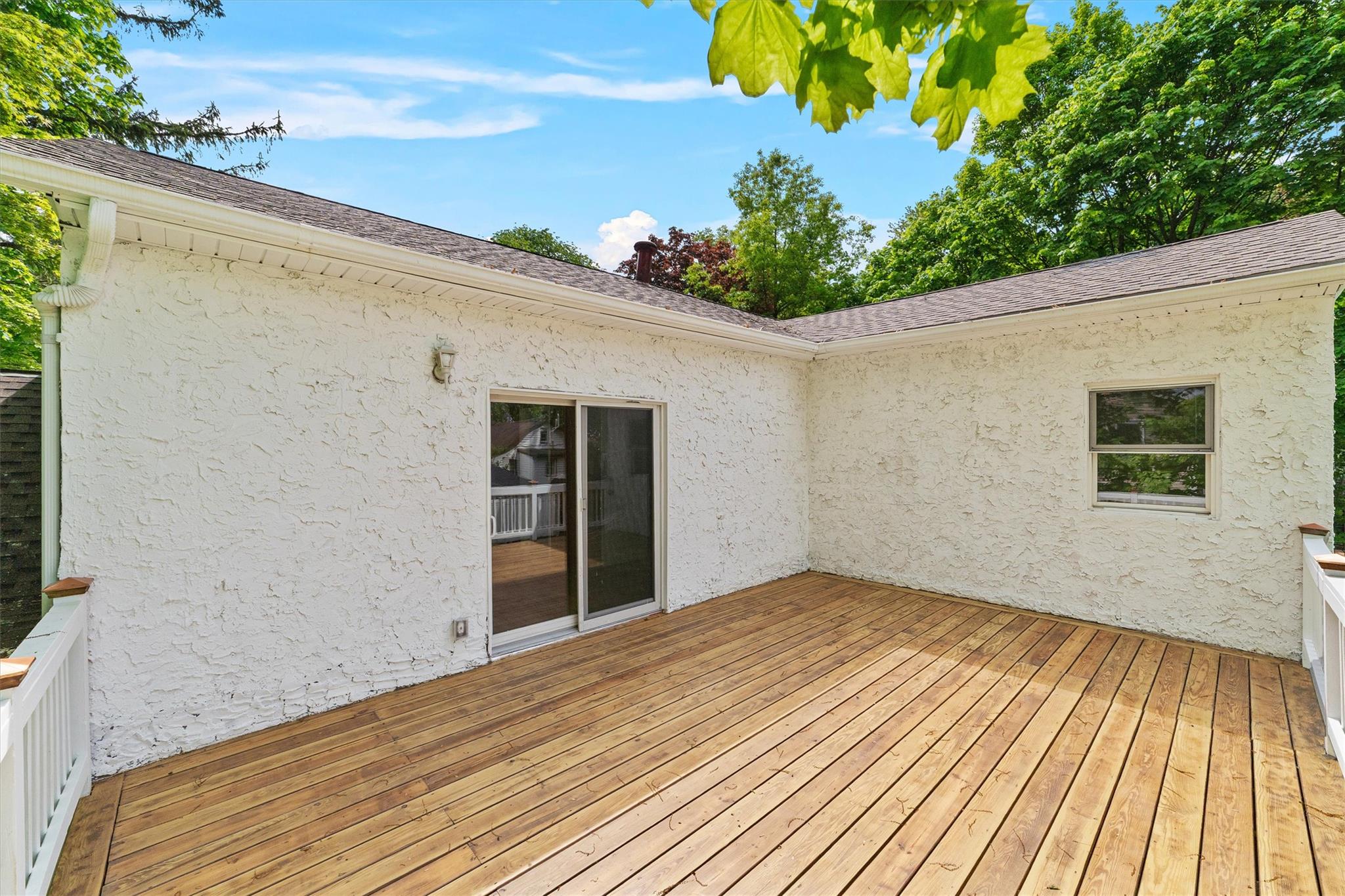16 S Lawrence Avenue, Elmsford, New York image 23