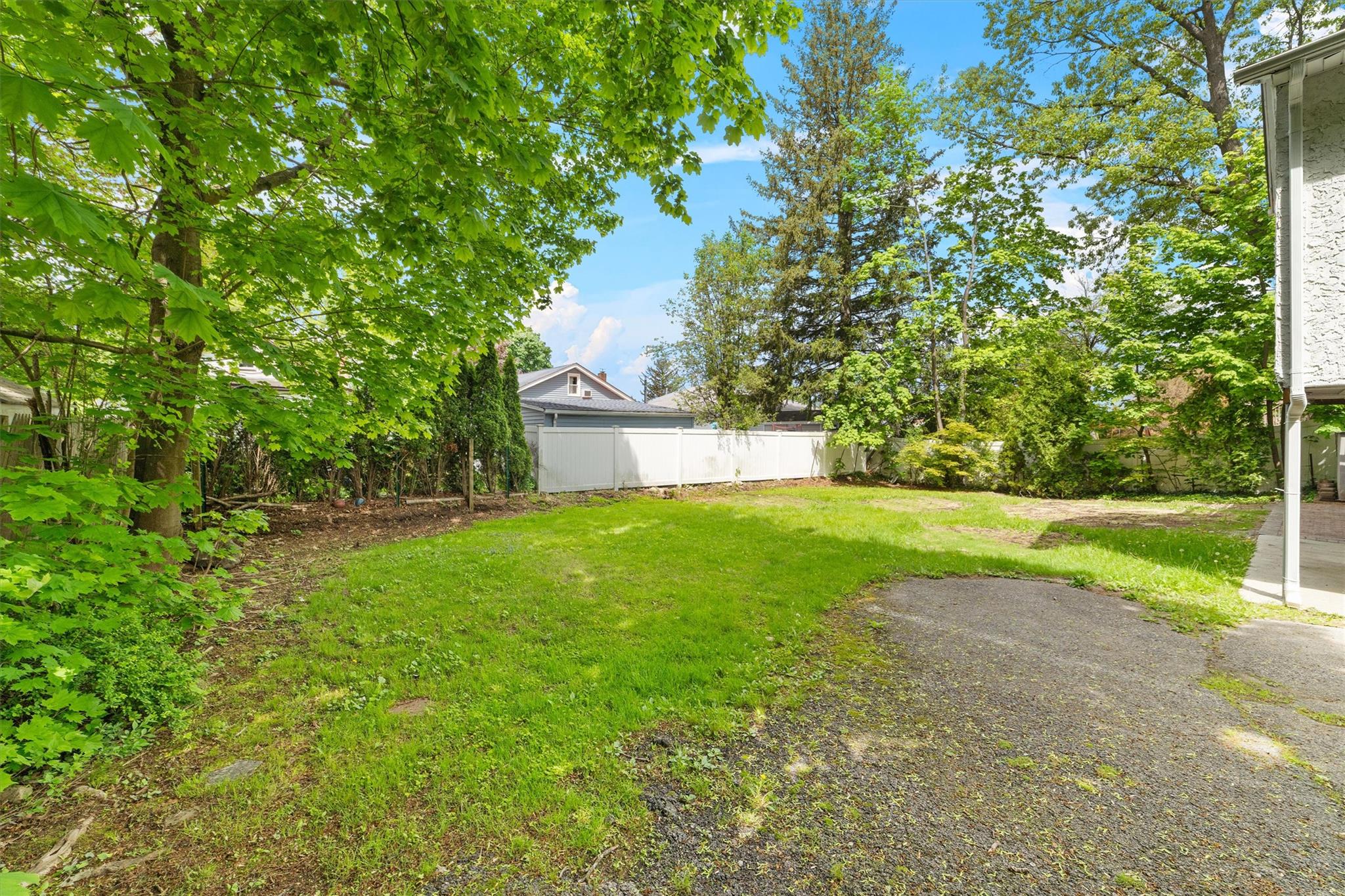 16 S Lawrence Avenue, Elmsford, New York image 27