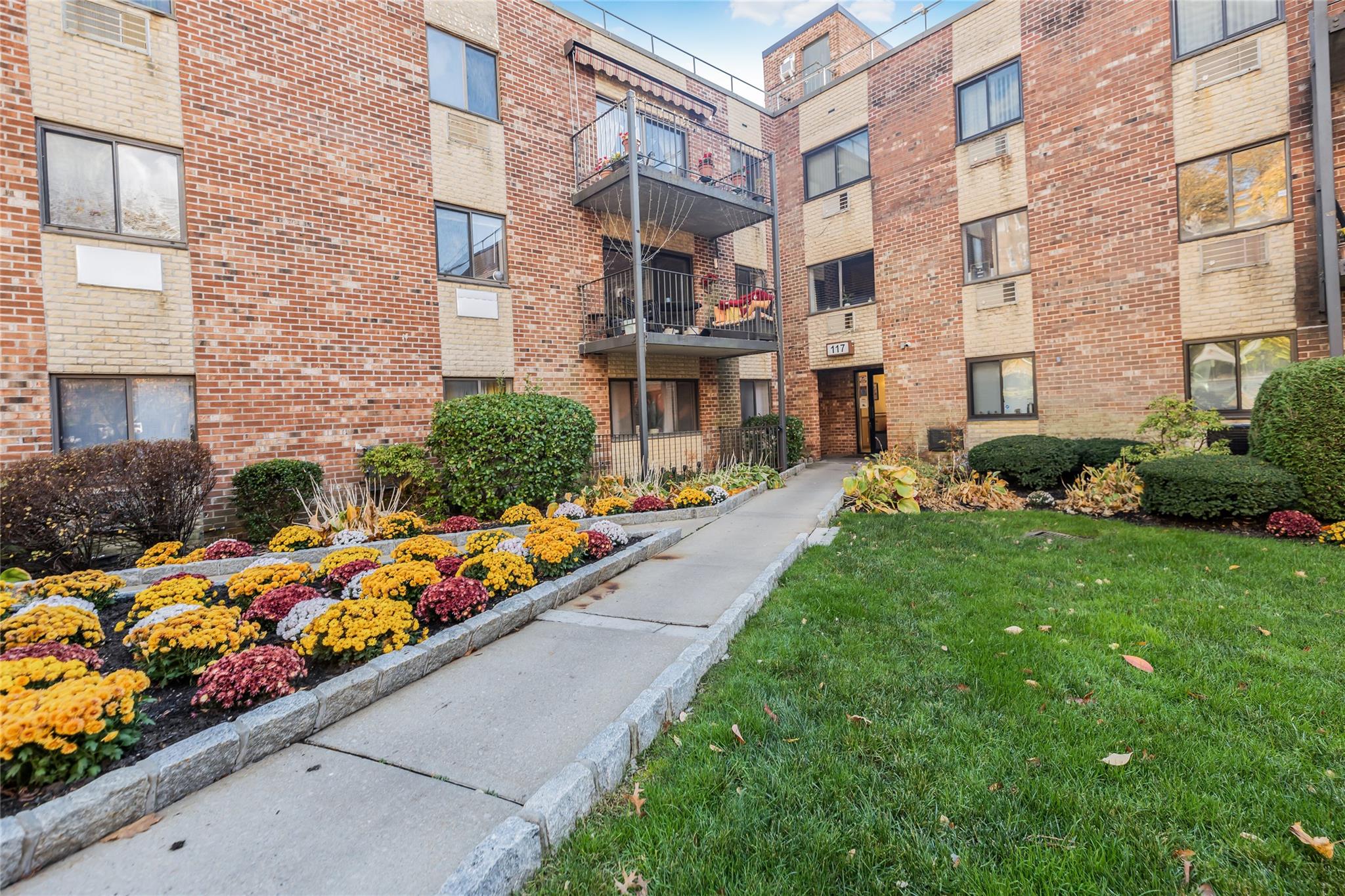 Property for Sale at Dehaven Drive 154, Yonkers, New York - Bedrooms: 3 
Bathrooms: 2  - $425,000