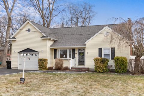 Homes For Sale - 89 Cotter Street<br/> West Islip, NY 11795