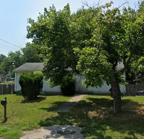 Homes For Sale - 609 Meade Avenue<br/> Bellport, NY 11713