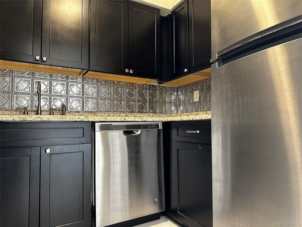 Photo of 9 Bailey Court #9, Middle Island, NY 11953 (MLS # 965672)