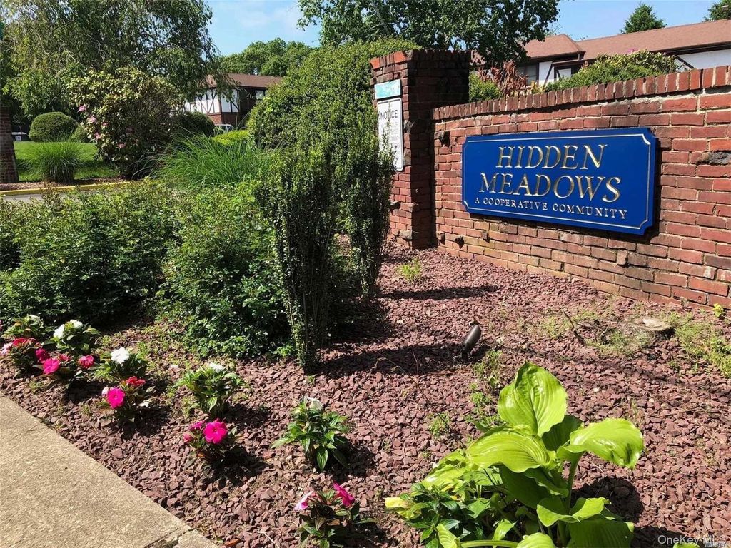 Photo of 9 Bailey Court #9, Middle Island, NY 11953 (MLS # 965672)