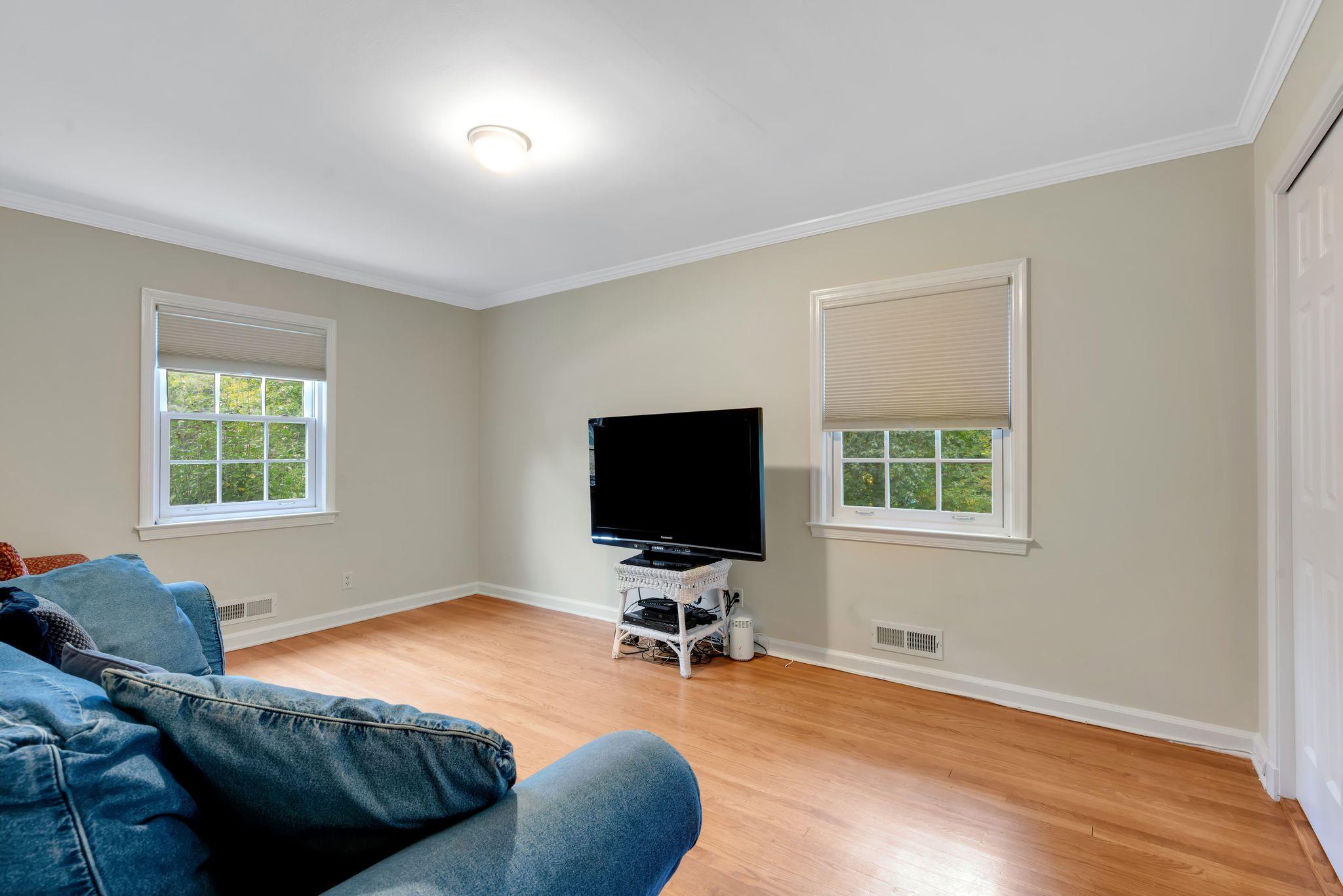 8 Richmond Lane, New Rochelle, New York image 14