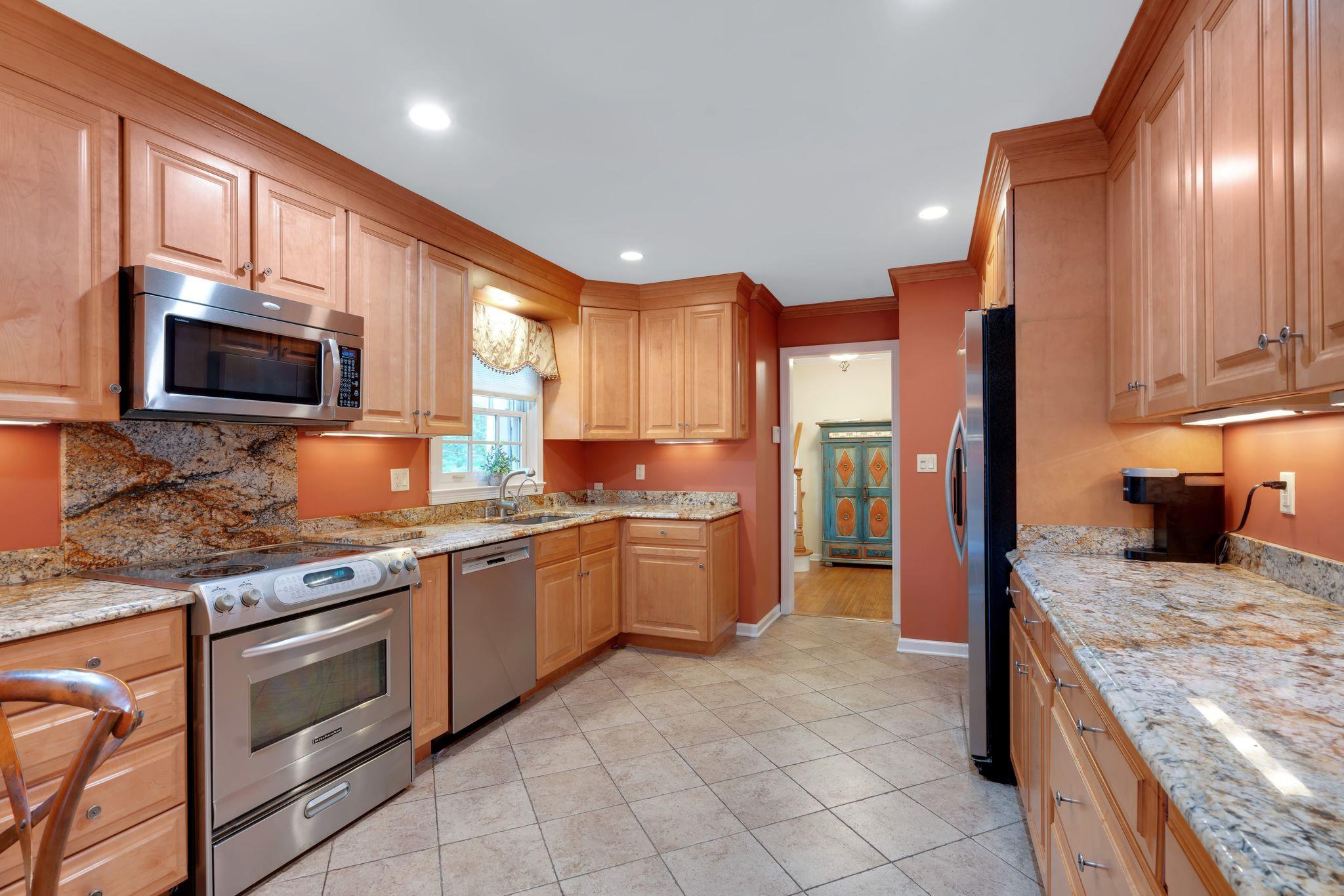 8 Richmond Lane, New Rochelle, New York image 7