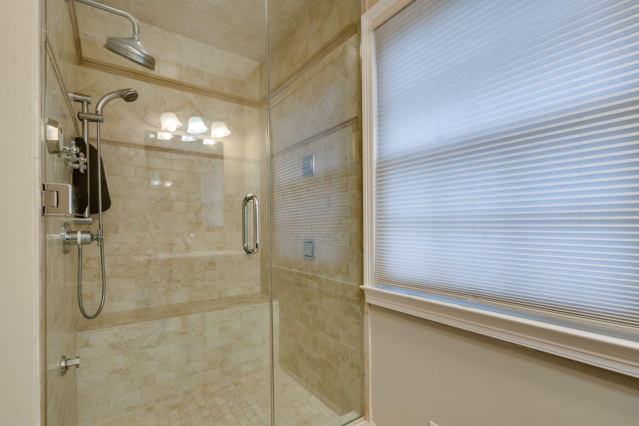 8 Richmond Lane, New Rochelle, New York image 11