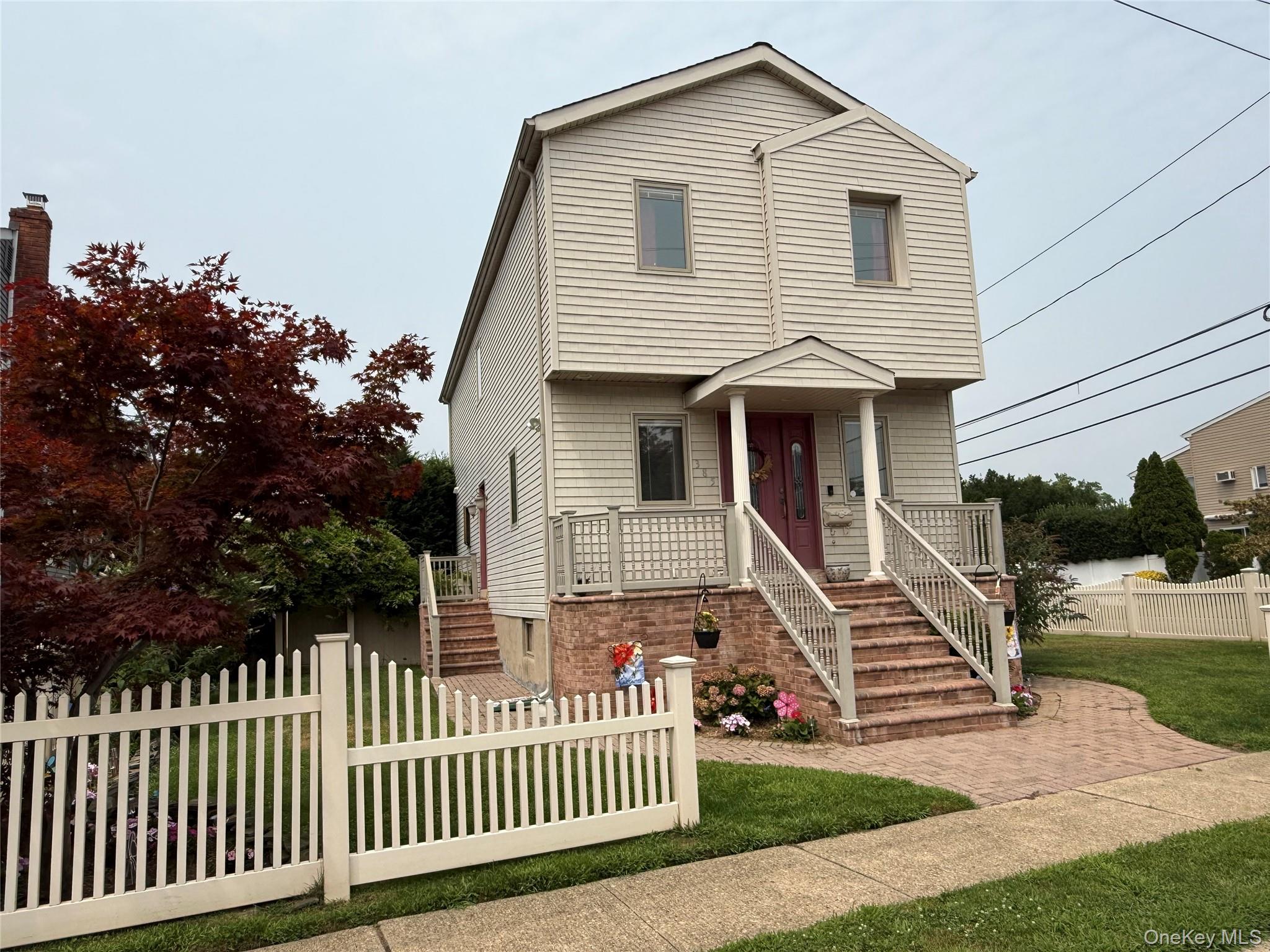 385 Oceanside Parkway