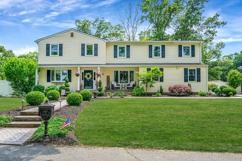 6 Pine Street N Lake Grove NY 11755