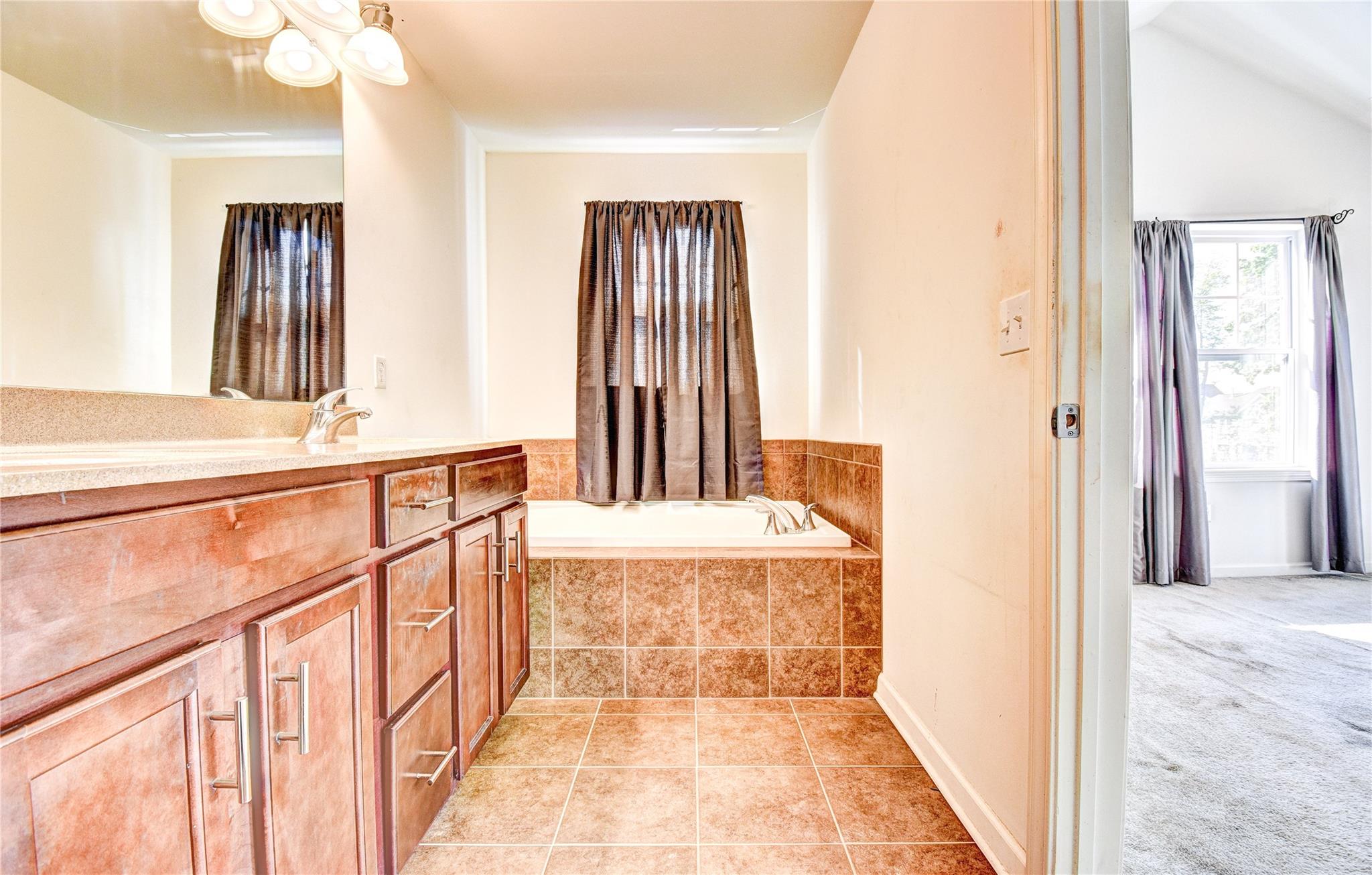 1 Lindentree Lane, Middletown, New York image 18