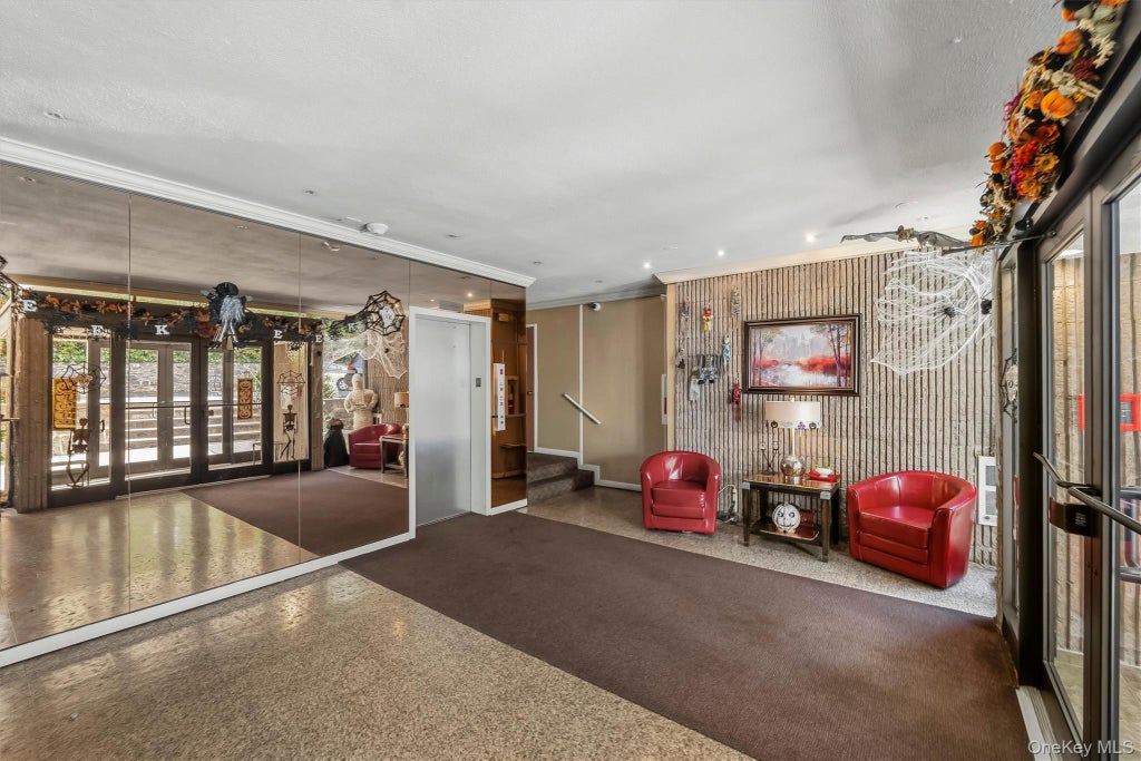 Photo of 128 Colonial Parkway #4C, Yonkers, NY 10710 (MLS # 1067259)