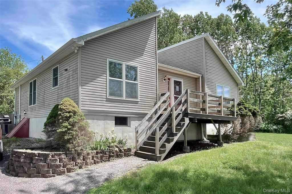 Photo of 98 Oil City Road, Pine Island, NY 10969 (MLS # 1006729)