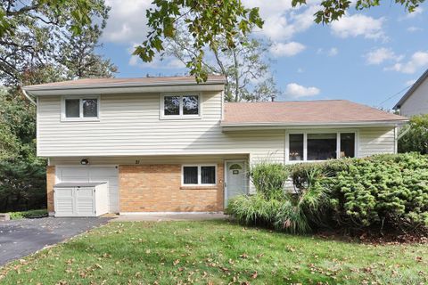 Photo of 21 Briarcliff Drive, Monsey, NY 10952 (MLS # 917331) Photo of 21 Briarcliff Drive, Monsey, NY 10952 (MLS # 917331)