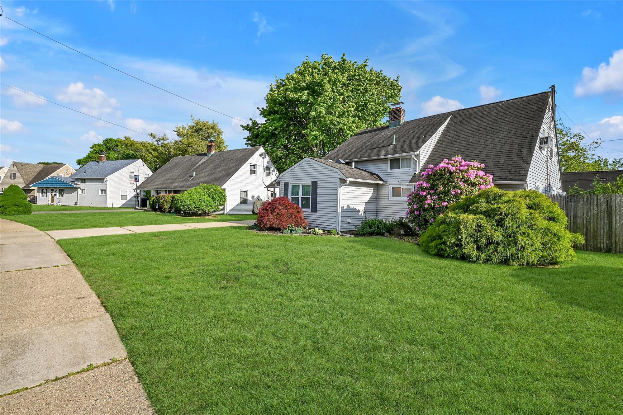 12 Spoke Lane Ln, Levittown, New York image 23