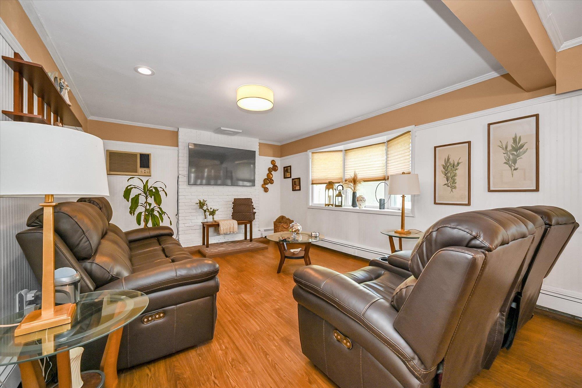 12 Spoke Lane Ln, Levittown, New York image 11