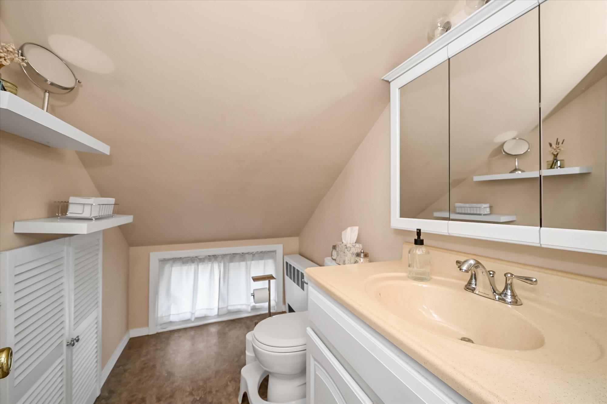 12 Spoke Lane Ln, Levittown, New York image 15