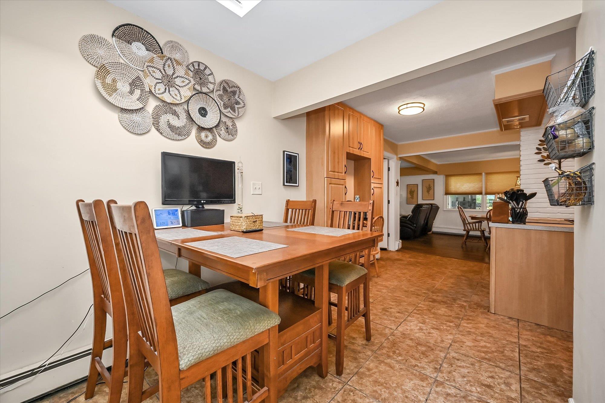 12 Spoke Lane Ln, Levittown, New York image 6