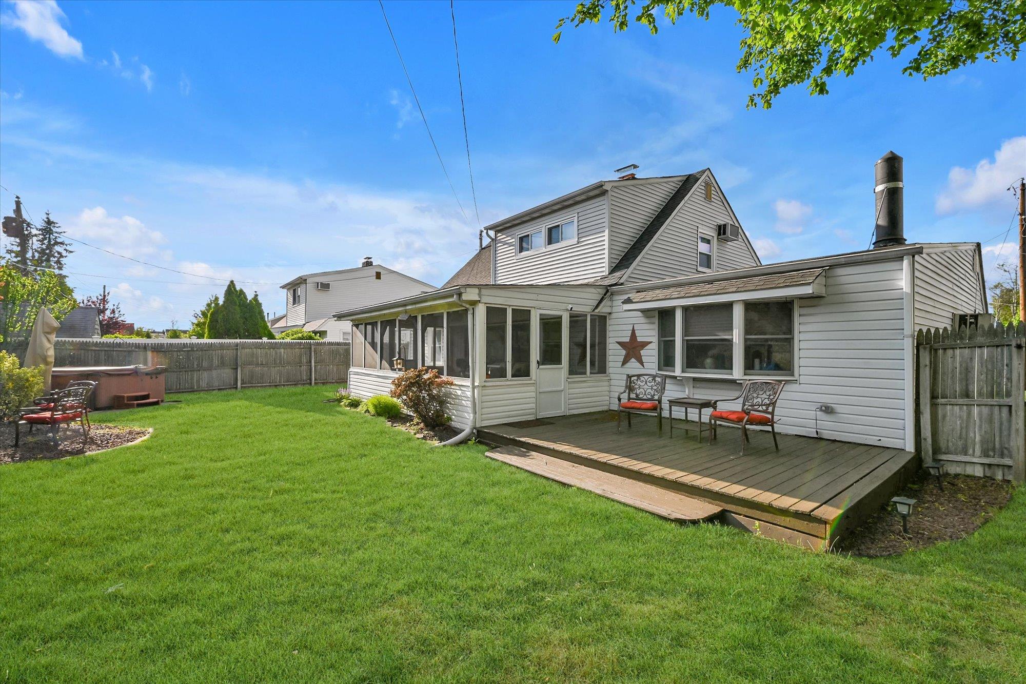12 Spoke Lane Ln, Levittown, New York image 20