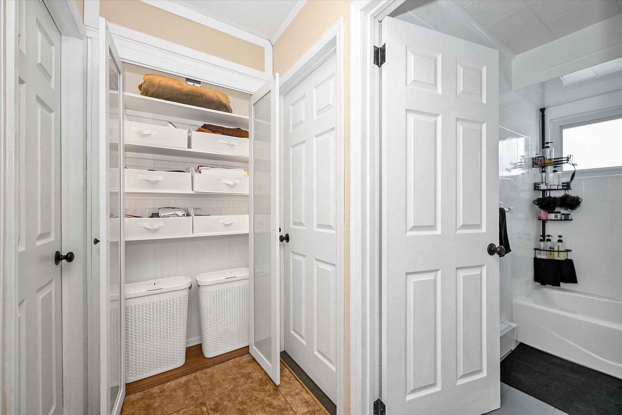 12 Spoke Lane Ln, Levittown, New York image 16