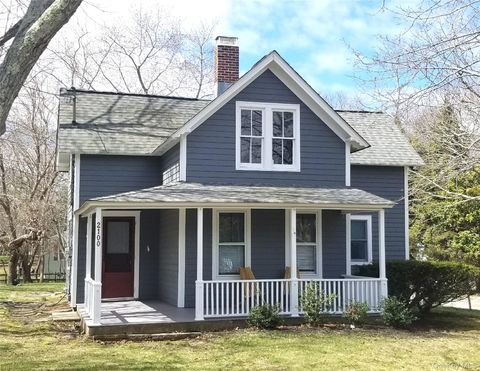 Photo of 2100 Bay Avenue, Mattituck, NY 11952 (MLS # 981237)