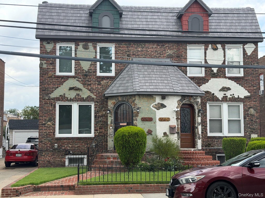 Photo of 204-11 Murdock Avenue, Saint Albans, NY 11412 (MLS # 1049443)
