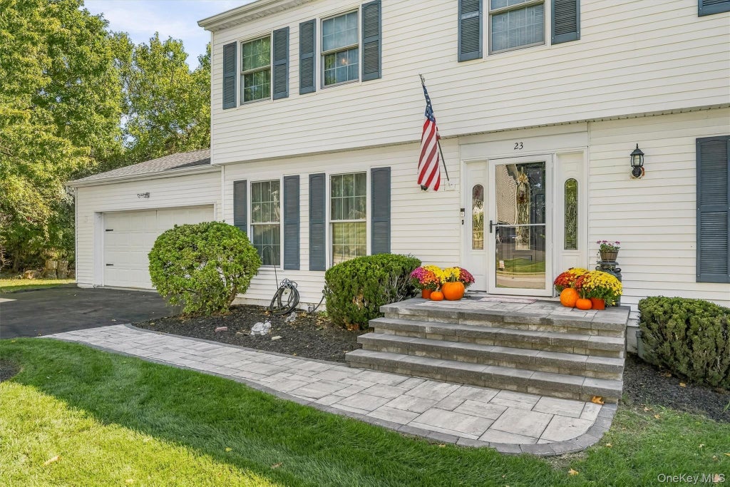 Photo of 23 Clinton Drive, Washingtonville, NY 10992 (MLS # 1056641)