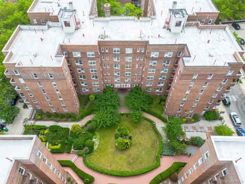 Homes For Sale - 99-31 64th Avenue #D16<br/> Rego Park, NY 11374