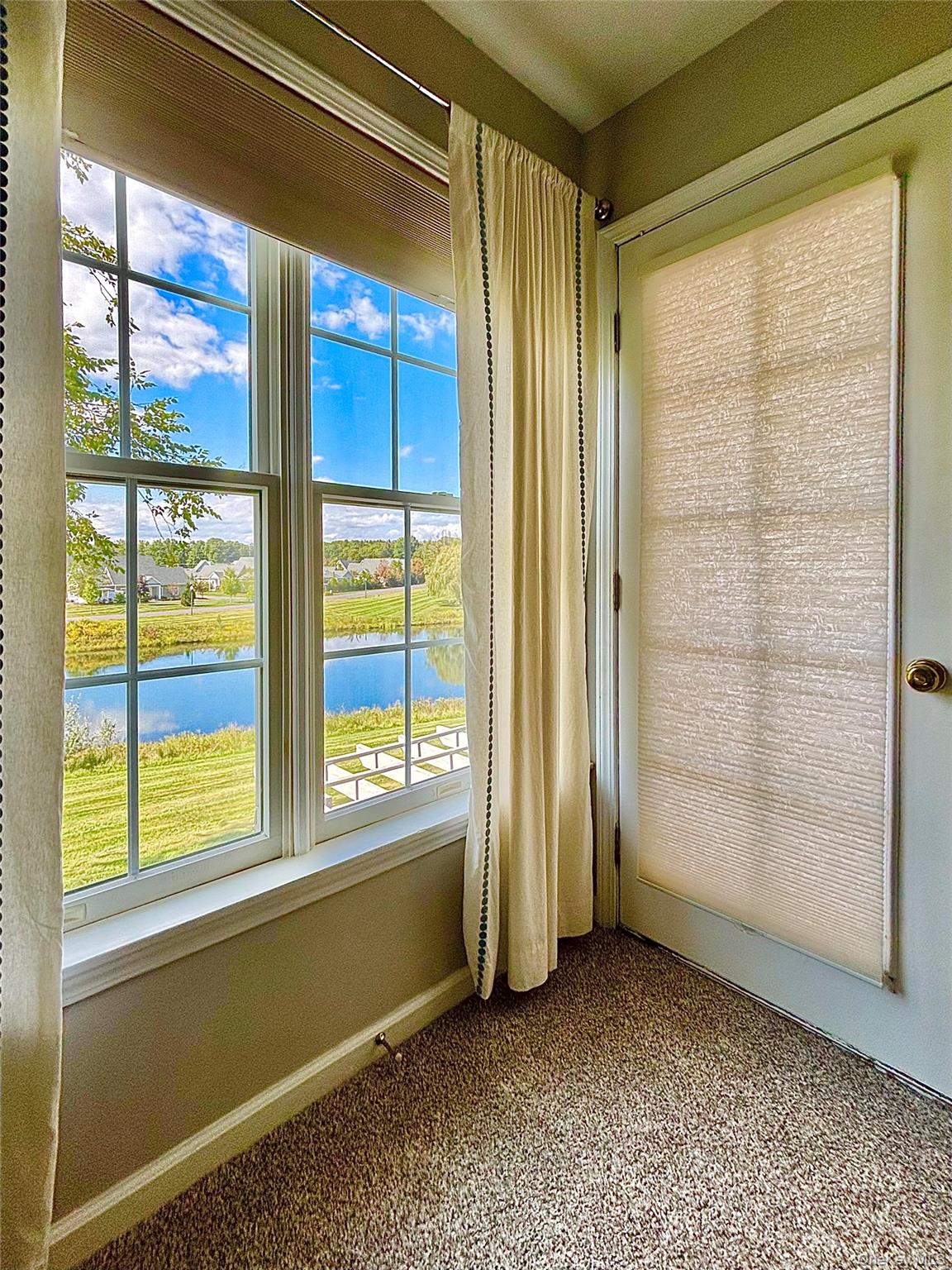 Rhinebeck, New York 12572, United States, 2 Bedrooms Bedrooms, ,3 BathroomsBathrooms,Residential,Active,209801