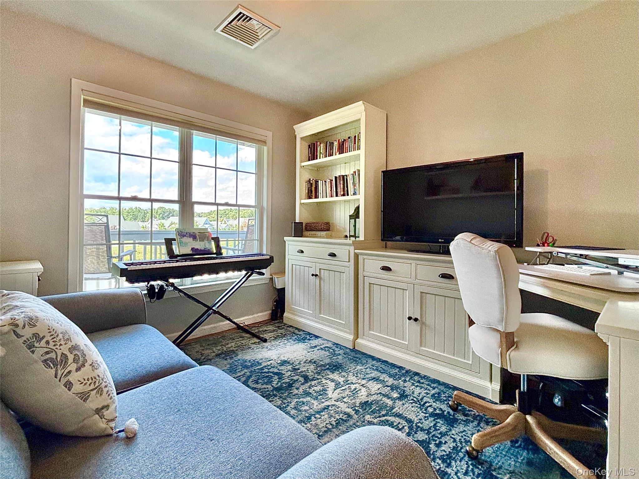 Rhinebeck, New York 12572, United States, 2 Bedrooms Bedrooms, ,3 BathroomsBathrooms,Residential,Active,209801