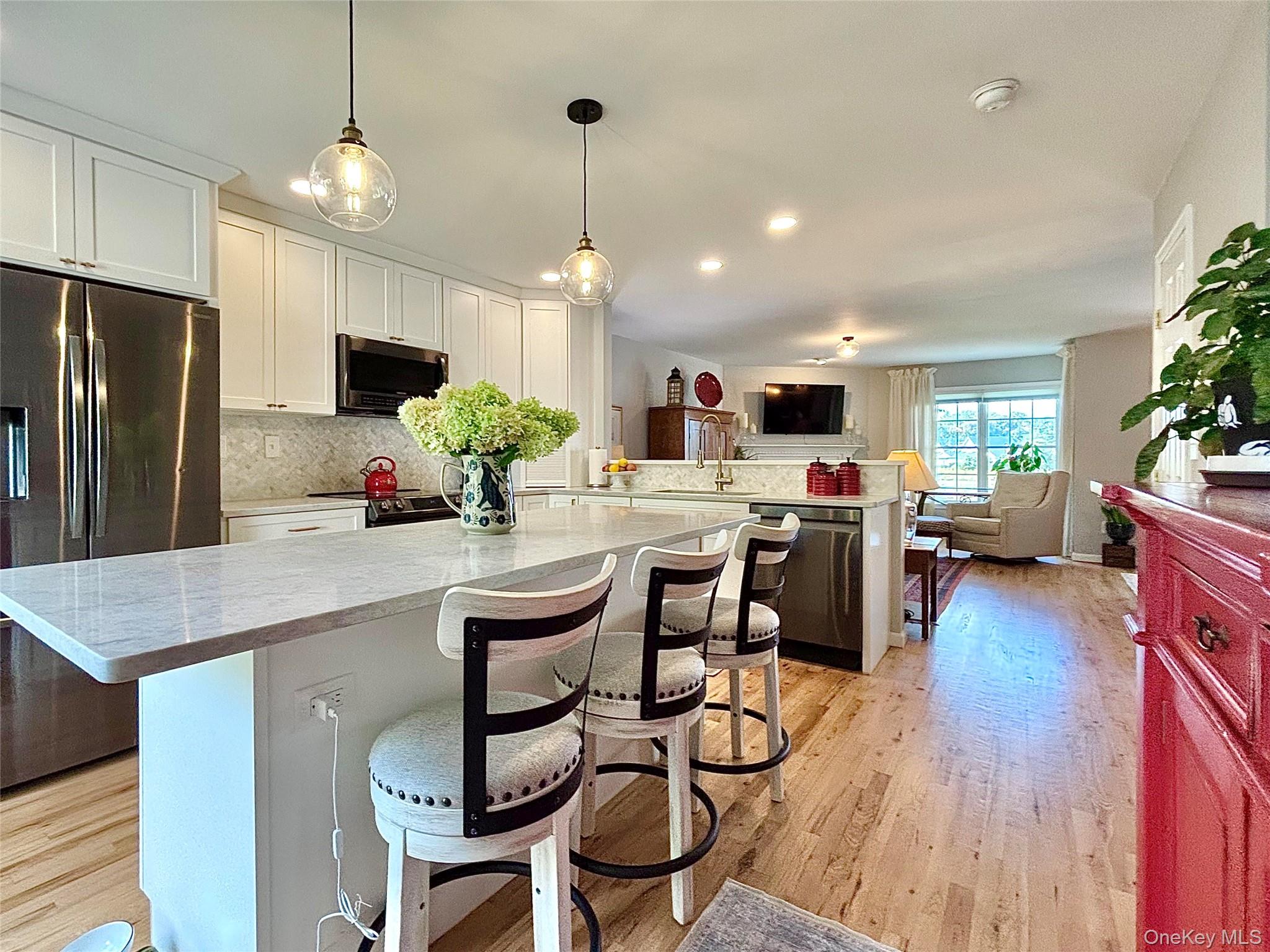 Rhinebeck, New York 12572, United States, 2 Bedrooms Bedrooms, ,3 BathroomsBathrooms,Residential,Active,209801