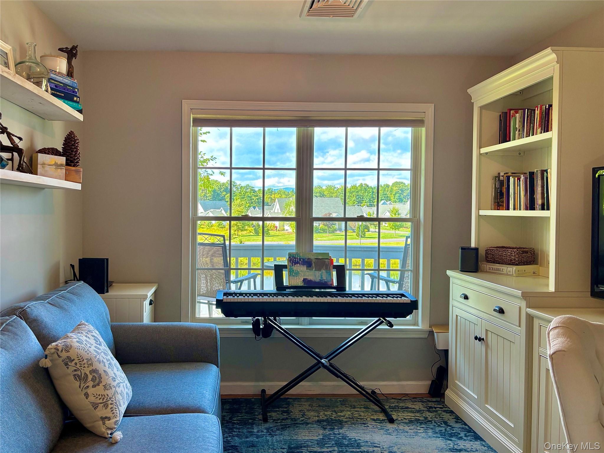 Rhinebeck, New York 12572, United States, 2 Bedrooms Bedrooms, ,3 BathroomsBathrooms,Residential,Active,209801