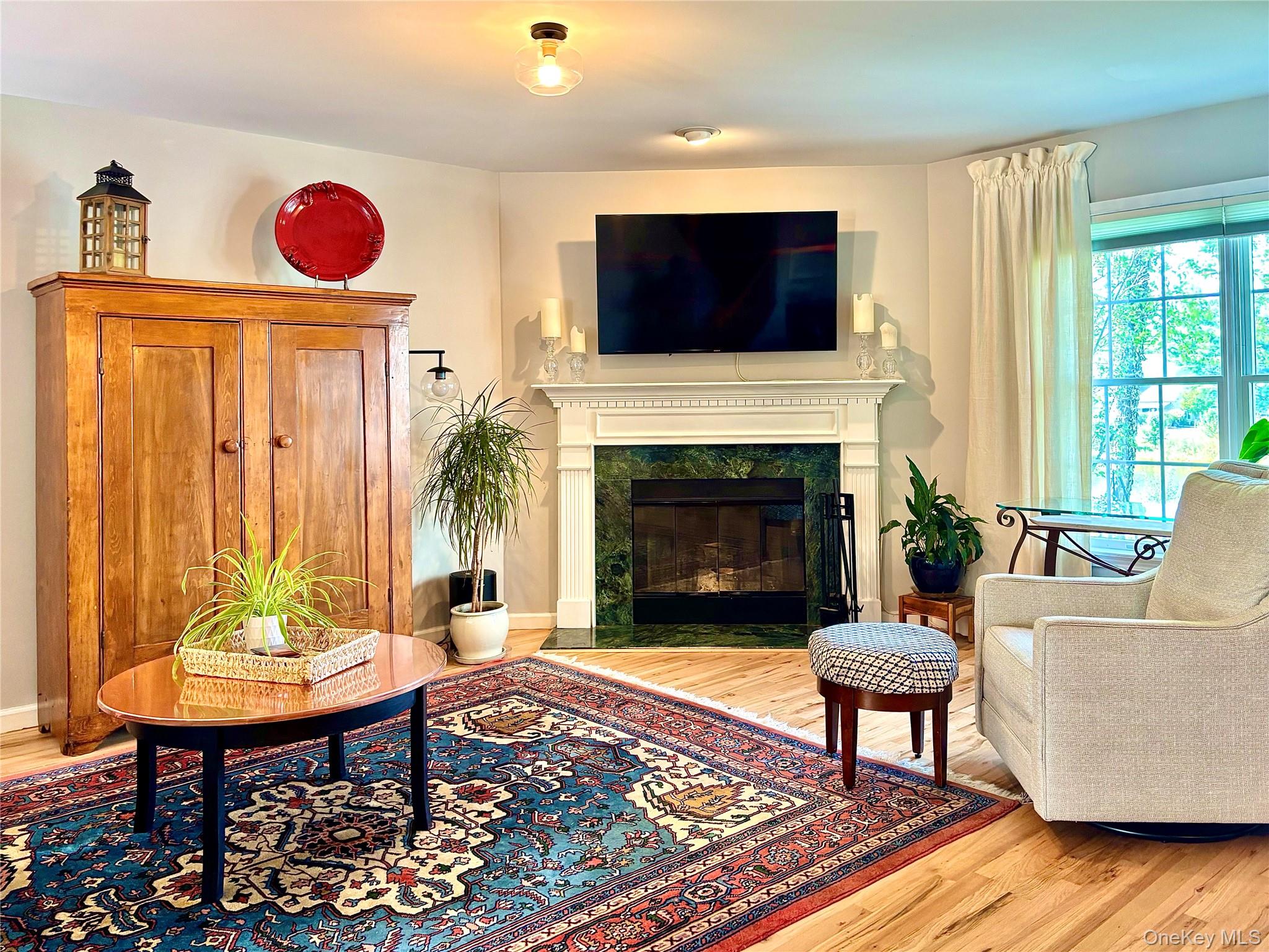 Rhinebeck, New York 12572, United States, 2 Bedrooms Bedrooms, ,3 BathroomsBathrooms,Residential,Active,209801