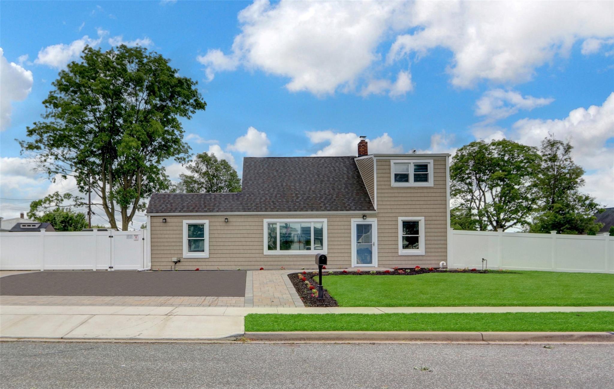 59 Harvest Lane, Levittown, New York image 2