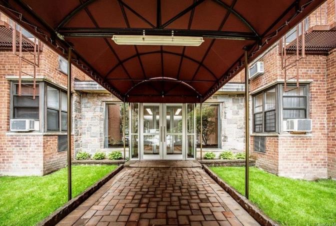 555 Bronx River Road 2K