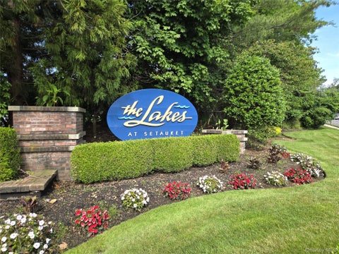 Condo For Sale - 222 Erik Drive<br/> East Setauket, NY 11733
