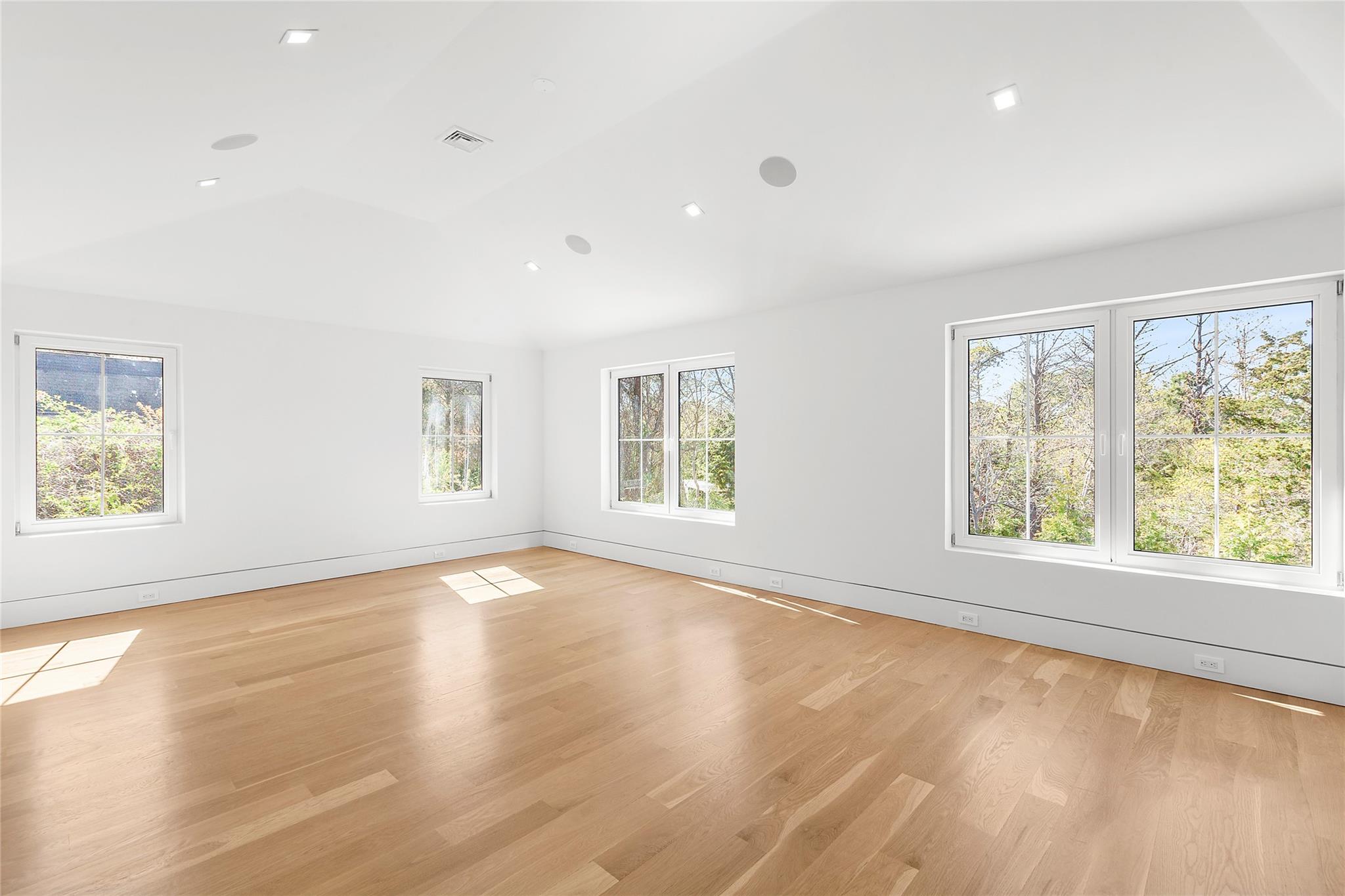 354 St Andrews Road, Southampton, New York image 9