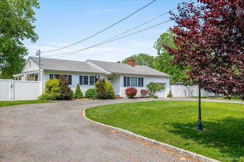 Photo of 431 Head Of The Neck Road, Bellport, NY 11713 (MLS # 1028621)