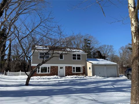 46 Sycamore Circle Stony Brook NY 11790