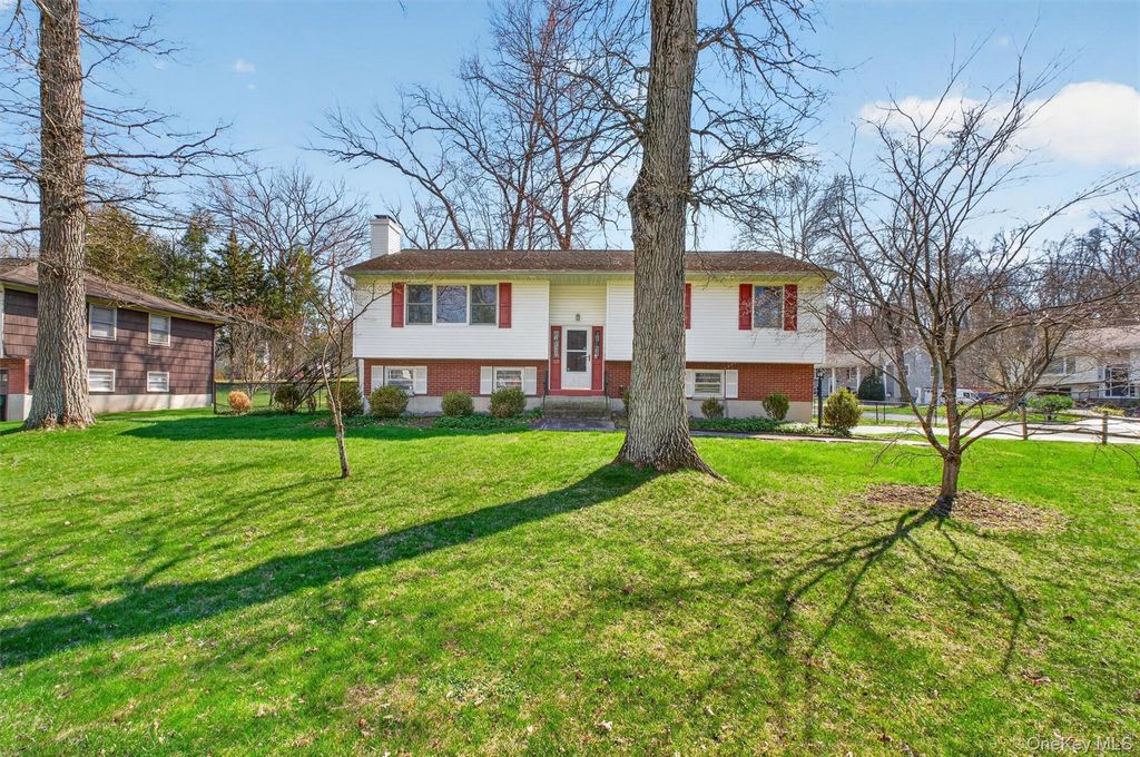 Photo of 12 Wildwood Drive, Wappingers Falls, NY 12590 (MLS # 981539)