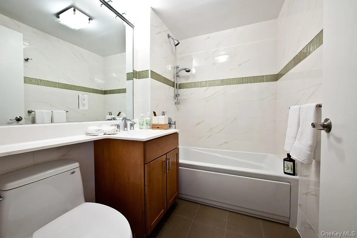 116-61 Curzon Road 6A