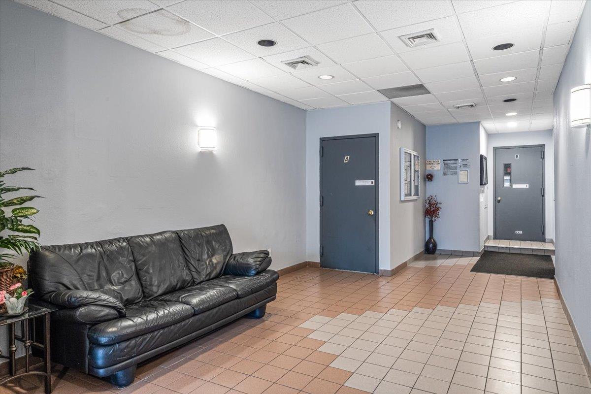 213-02 42 Ave #2F, Bayside, New York image 2