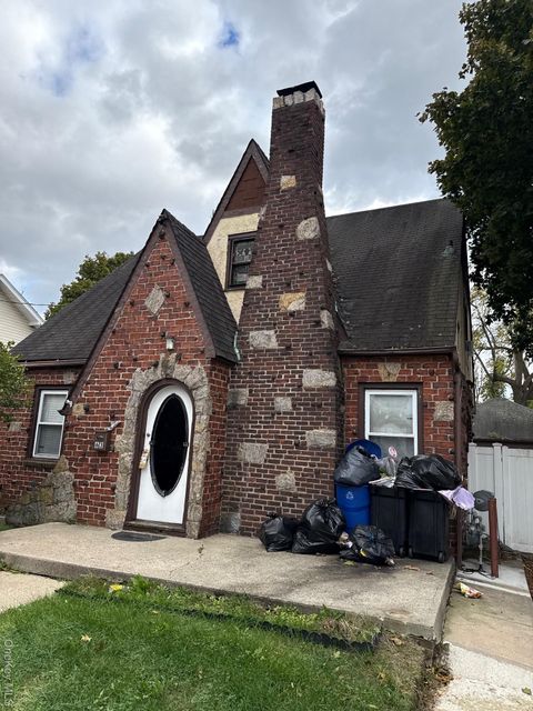 Photo of 63 W Lincoln Place, Freeport, NY 11520 (MLS # 928662) Photo of 63 W Lincoln Place, Freeport, NY 11520 (MLS # 928662)