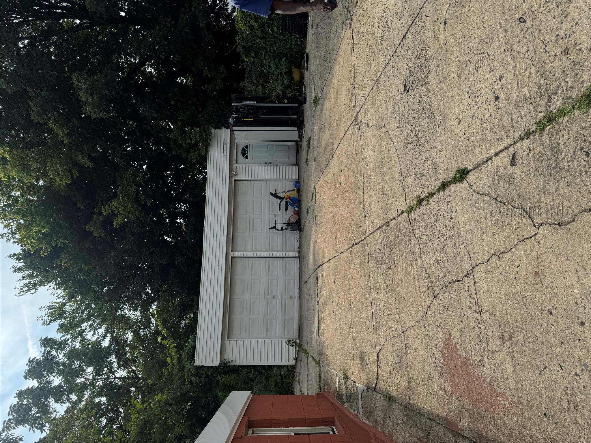 3015 Paulding Avenue