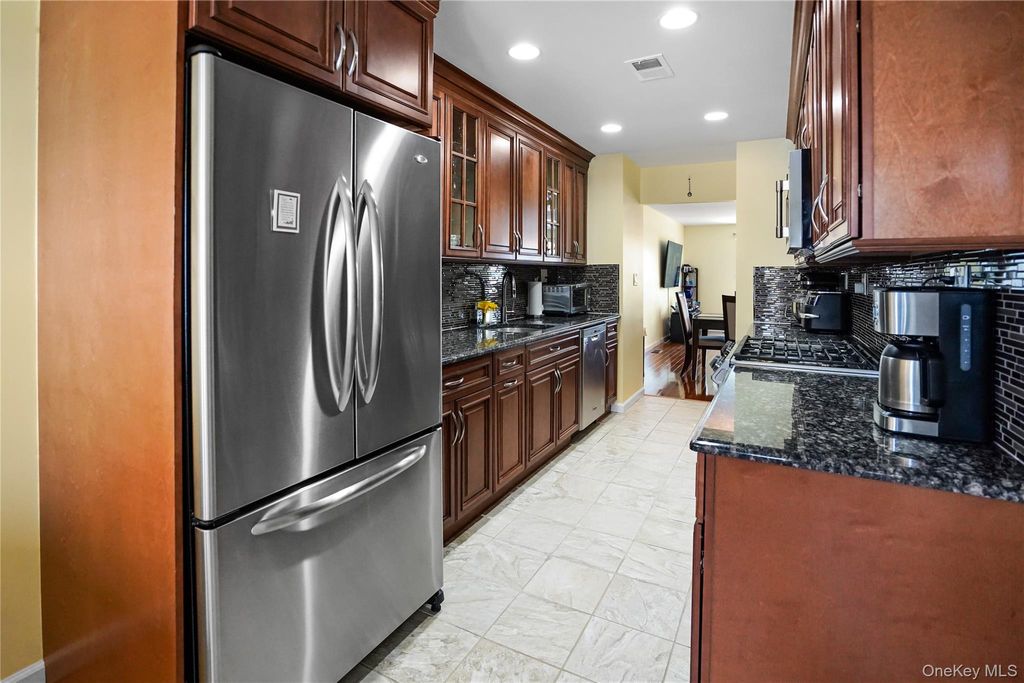 Photo of 2860 Nicole Court, Oceanside, NY 11572 (MLS # 957348)