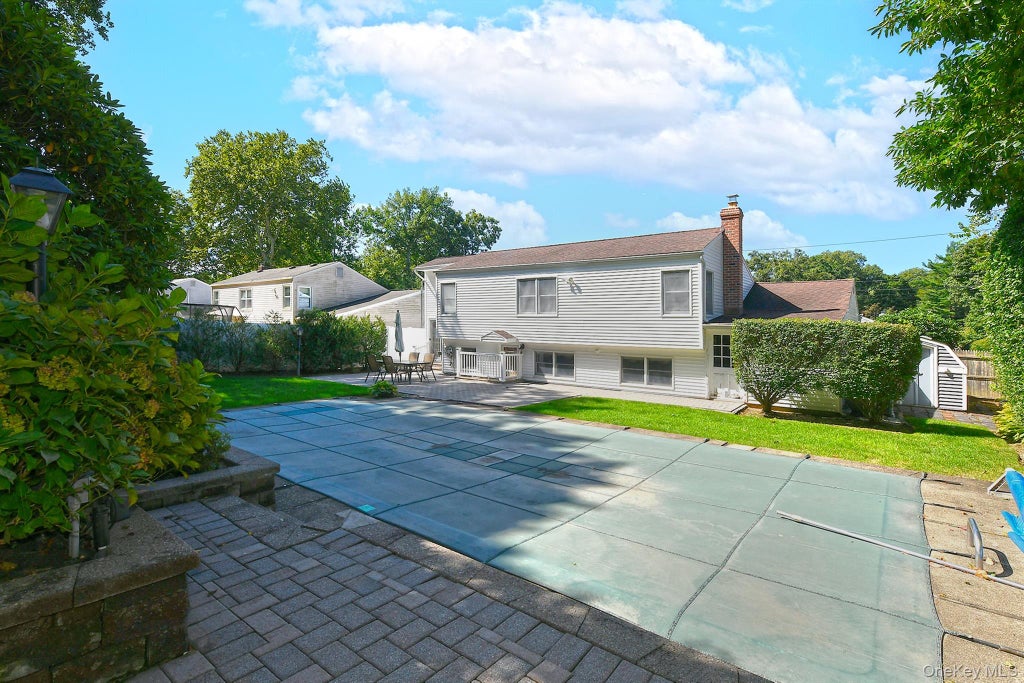 Photo of 19 Court Drive, South Huntington, NY 11746 (MLS # 1053619)