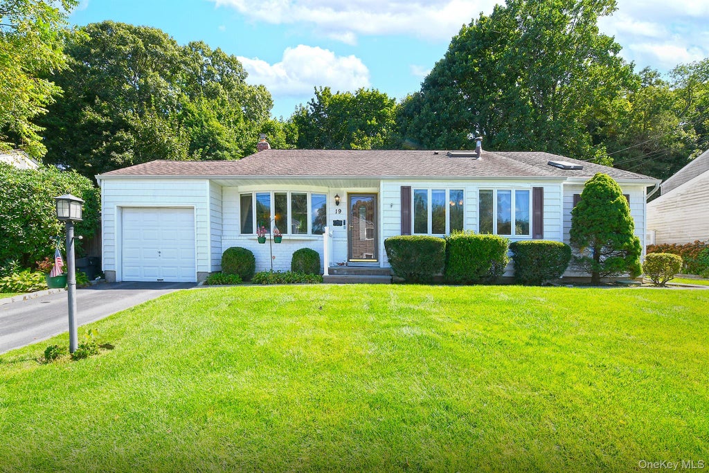 Photo of 19 Court Drive, South Huntington, NY 11746 (MLS # 1053619)