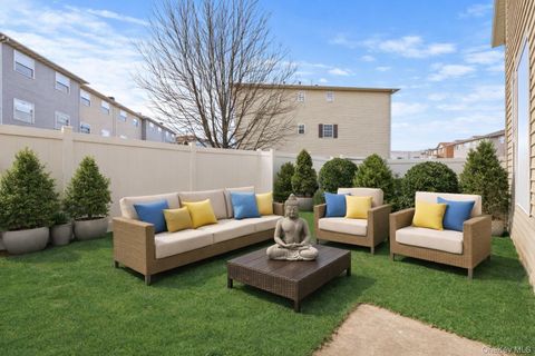 169 Surf Drive 109 Bronx NY 10473