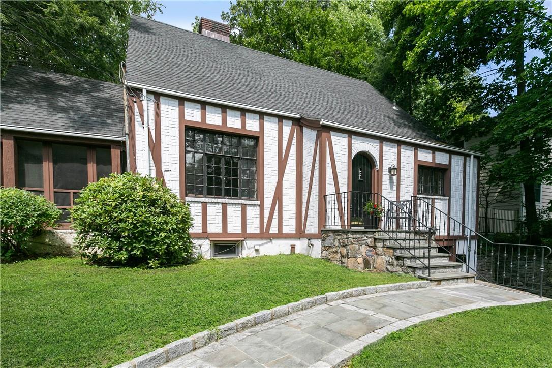 Rental Property at Post Road, Scarsdale, New York - Bedrooms: 3 
Bathrooms: 2 
Rooms: 8  - $7,100 MO.