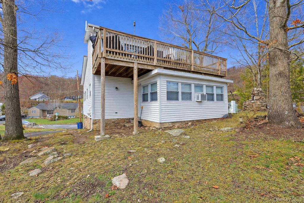 Photo of 27 Franklin Street, Fort Montgomery, NY 10922 (MLS # 959036)