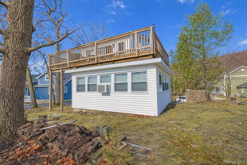 Photo of 27 Franklin Street, Fort Montgomery, NY 10922 (MLS # 959036)